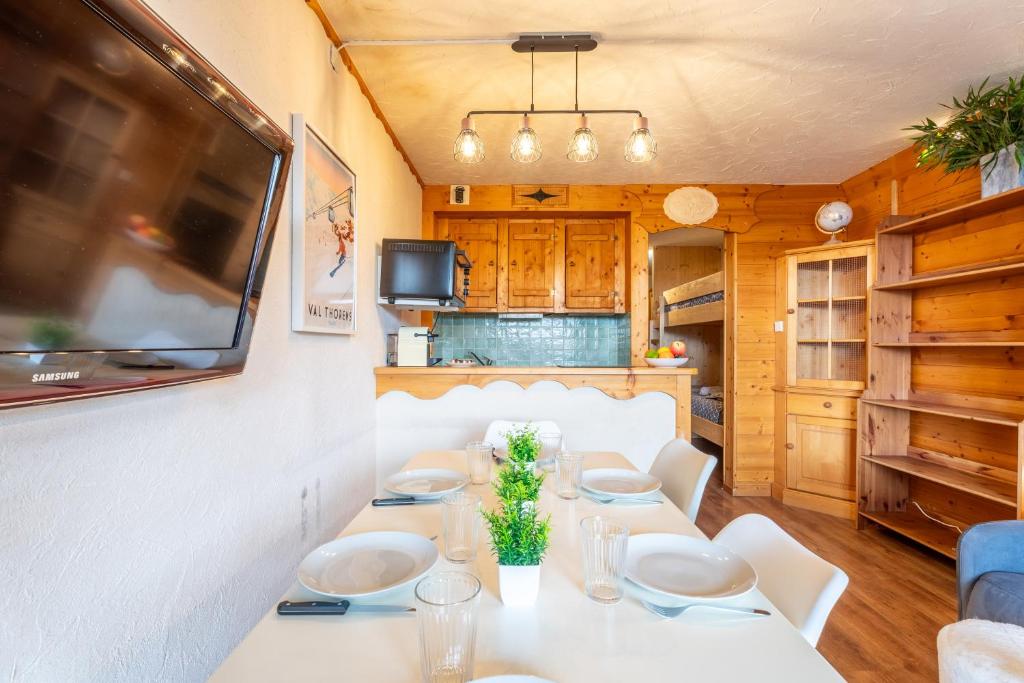Ski In Out Heart of Val Thorens Warm Hearted Apartment WiFi 165 appartement pied des pistes 9