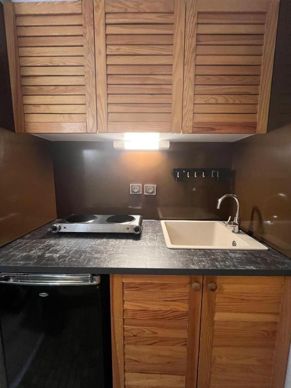 Ski Piau Engaly balcon vue sur montagne pied pistes proche commerces appartement pied des pistes 5