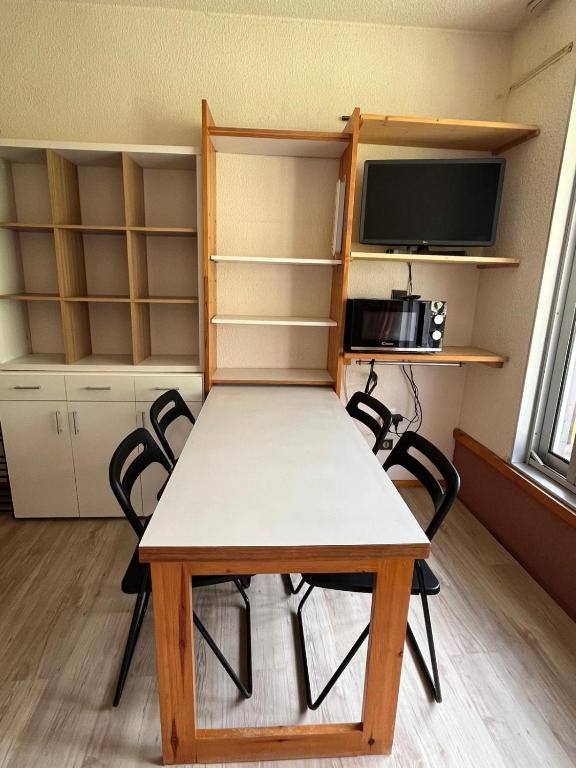 Ski Piau Engaly balcon vue sur montagne pied pistes proche commerces appartement pied des pistes 7