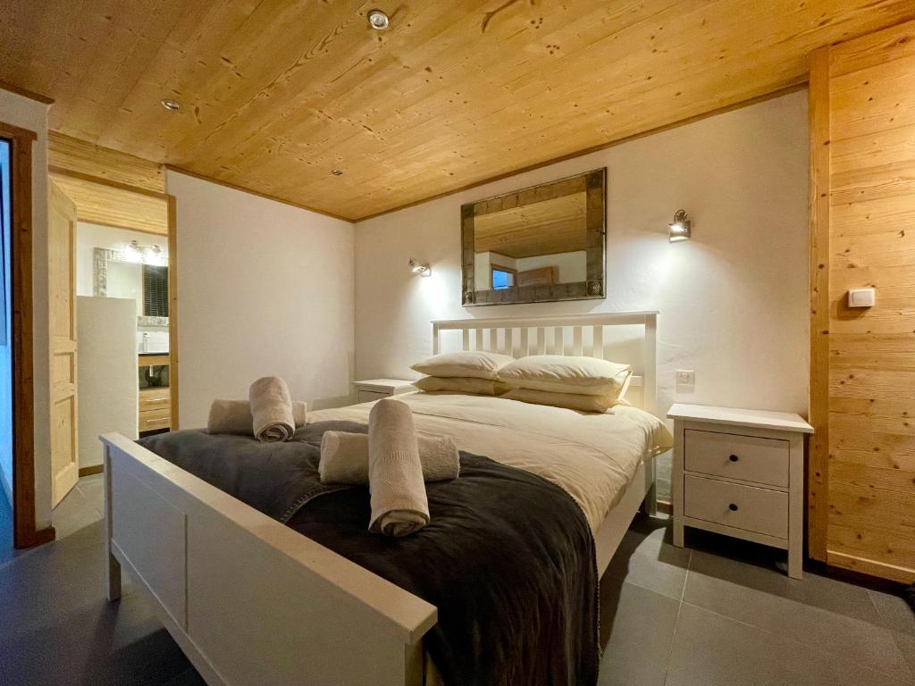 Ski in Ski out Spacious Stylish Apartment for 8 in the heart of Lavachet appartement pied des pistes 10