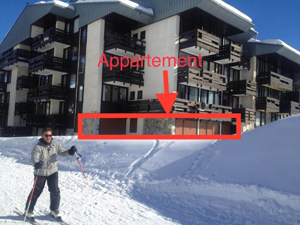 Ski in Ski out Spacious Stylish Apartment for 8 in the heart of Lavachet appartement pied des pistes 13