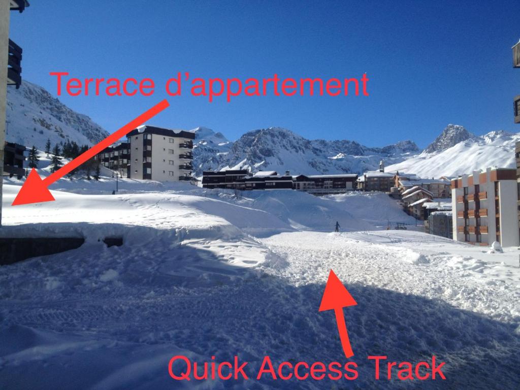 Ski in Ski out Spacious Stylish Apartment for 8 in the heart of Lavachet appartement pied des pistes 14