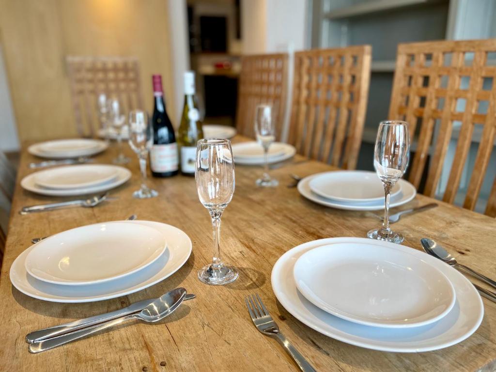Ski in Ski out Spacious Stylish Apartment for 8 in the heart of Lavachet appartement pied des pistes 18