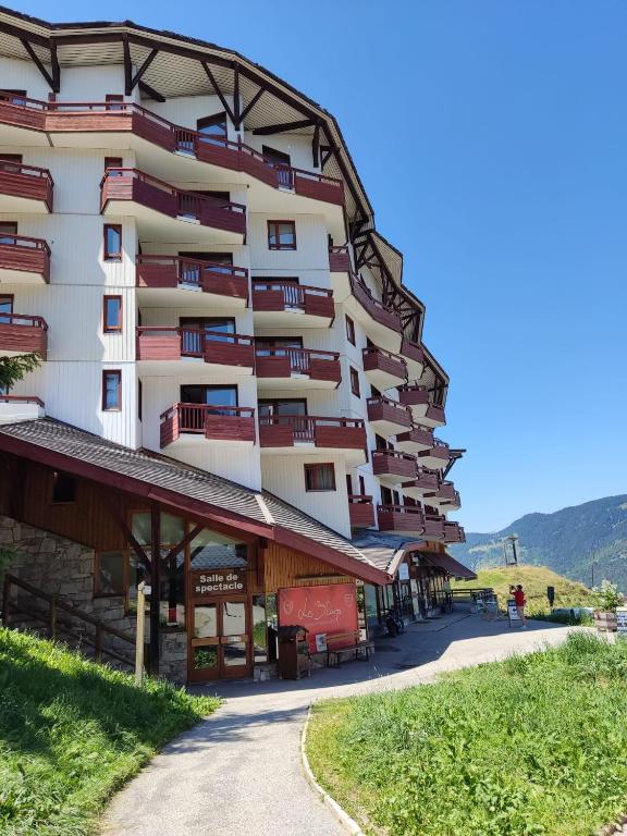 Ski in ski out 1 bed La Tania appartement pied des pistes 6