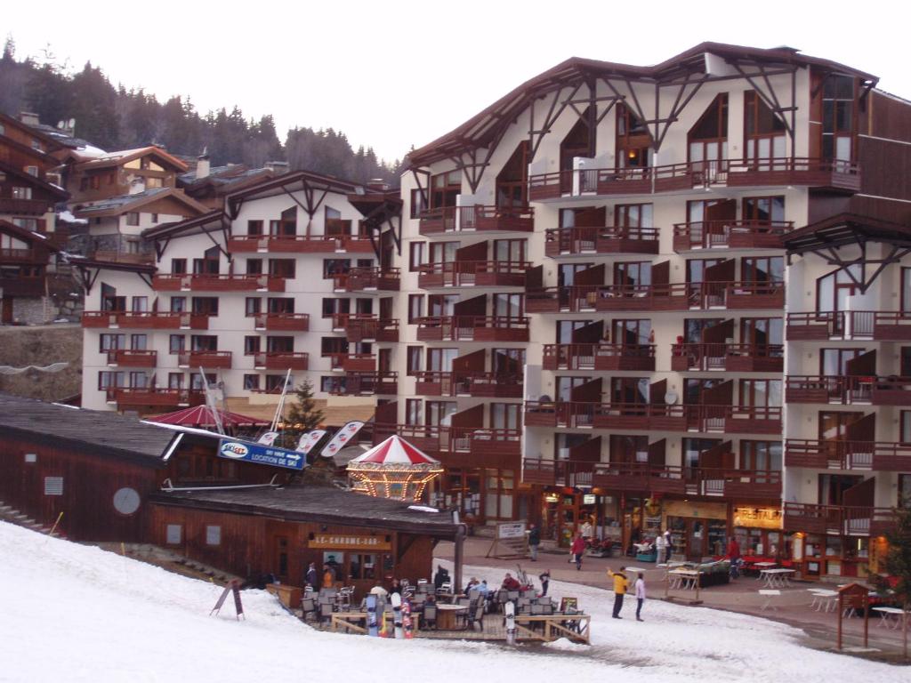 Ski in ski out 1 bed La Tania appartement pied des pistes