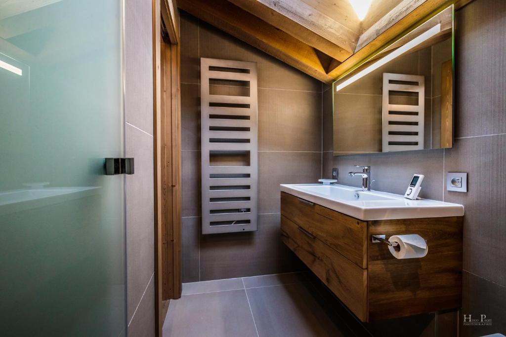 Ski in ski out Le Moulin charming duplex just 50 m from Princesse gondola Megeve appartement pied des pistes 2