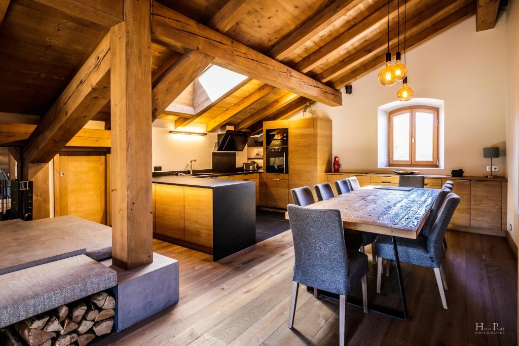 Ski in ski out Le Moulin charming duplex just 50 m from Princesse gondola Megeve appartement pied des pistes 3