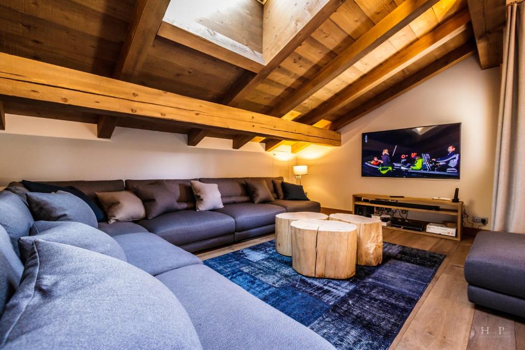 Ski in ski out Le Moulin charming duplex just 50 m from Princesse gondola Megeve appartement pied des pistes 4