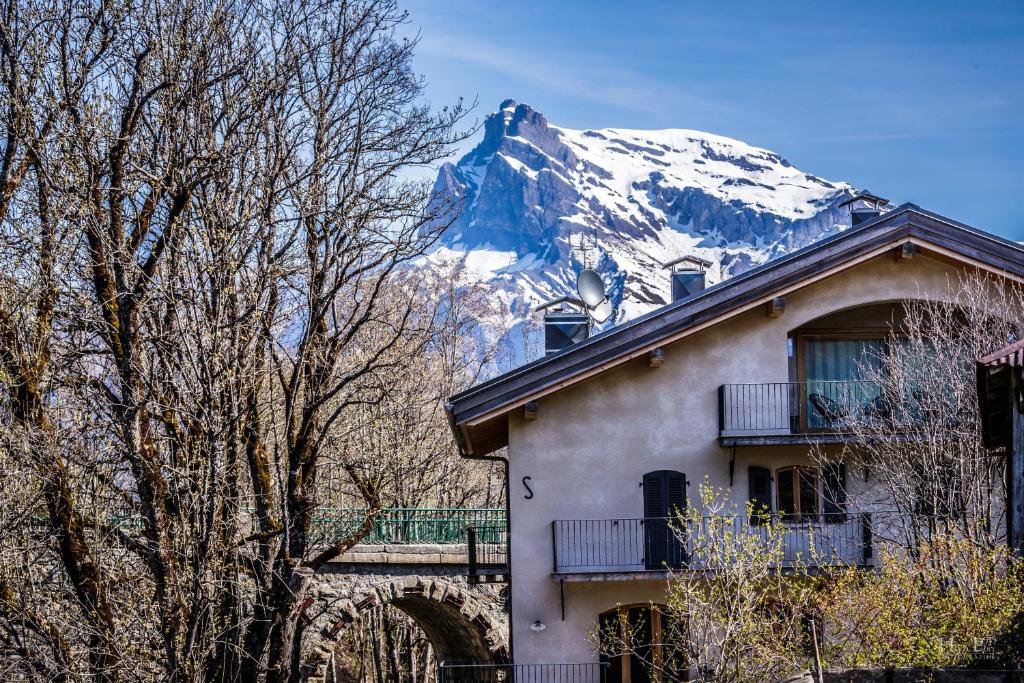 Ski in ski out Le Moulin charming duplex just 50 m from Princesse gondola Megeve appartement pied des pistes 8