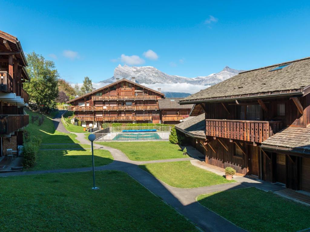 Ski inski out pool great for summer and winter appartement pied des pistes 4