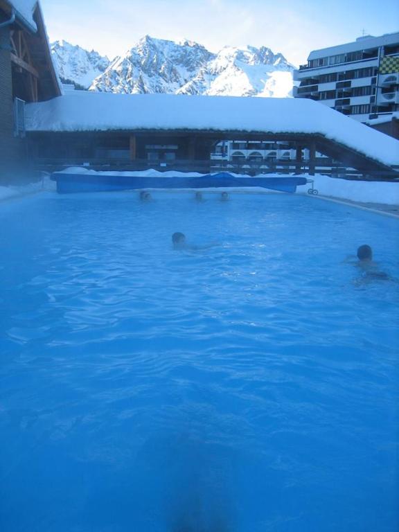 Skis aux pieds station 1600 Sun Vallee appartement pied des pistes 3