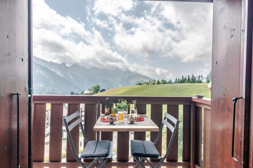SlowChalet MontBlanc Duplex Mountain View Balcony Elevator Free Parking Calm appartement pied des pistes 11