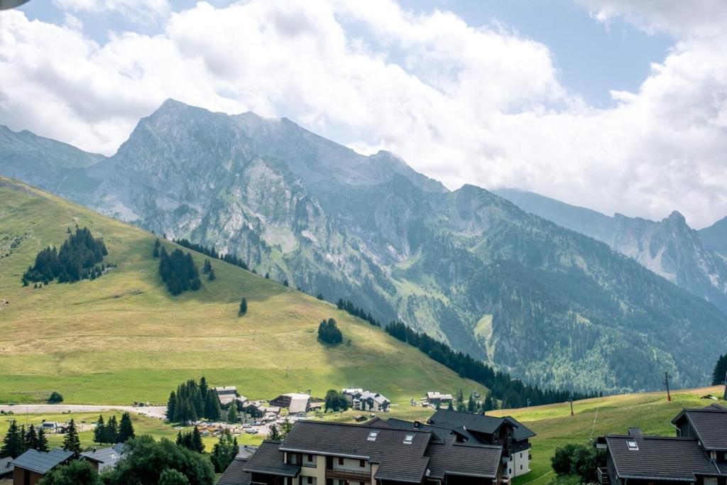 SlowChalet MontBlanc Duplex Mountain View Balcony Elevator Free Parking Calm appartement pied des pistes 13