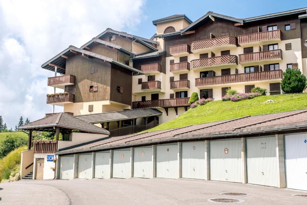 SlowChalet MontBlanc Duplex Mountain View Balcony Elevator Free Parking Calm appartement pied des pistes 17