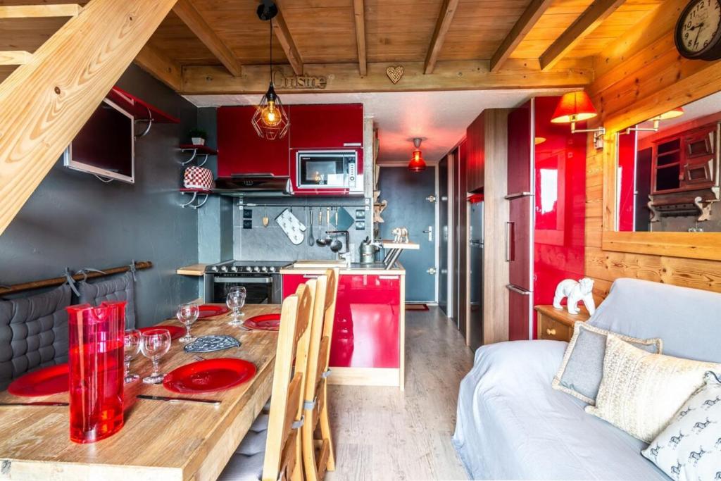 SlowChalet MontBlanc Duplex Mountain View Balcony Elevator Free Parking Calm appartement pied des pistes 2