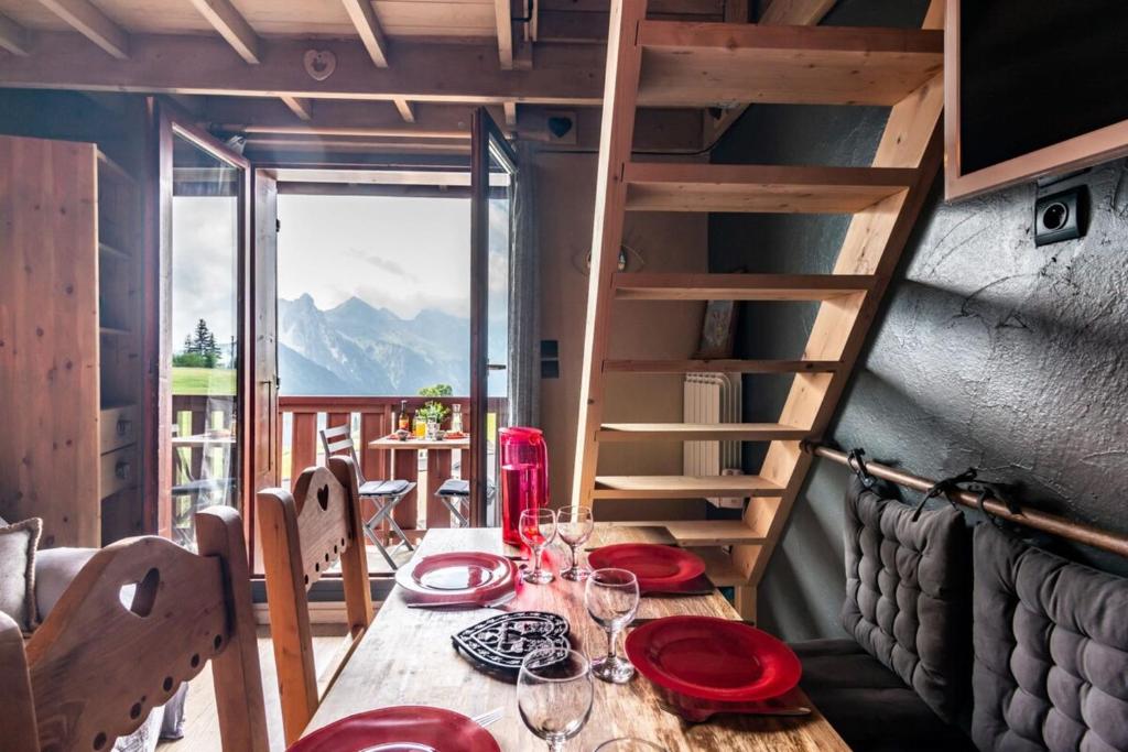 SlowChalet MontBlanc Duplex Mountain View Balcony Elevator Free Parking Calm appartement pied des pistes 3