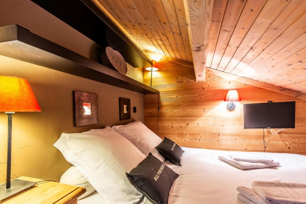 SlowChalet MontBlanc Duplex Mountain View Balcony Elevator Free Parking Calm appartement pied des pistes 4