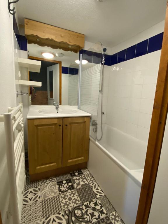 Spacieux Chaleureux Apt avec vue panoramique appartement pied des pistes 2