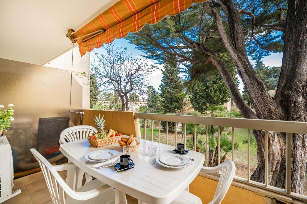 Spacious apartment at a 5 min walk from the beach appartement pied des pistes 4
