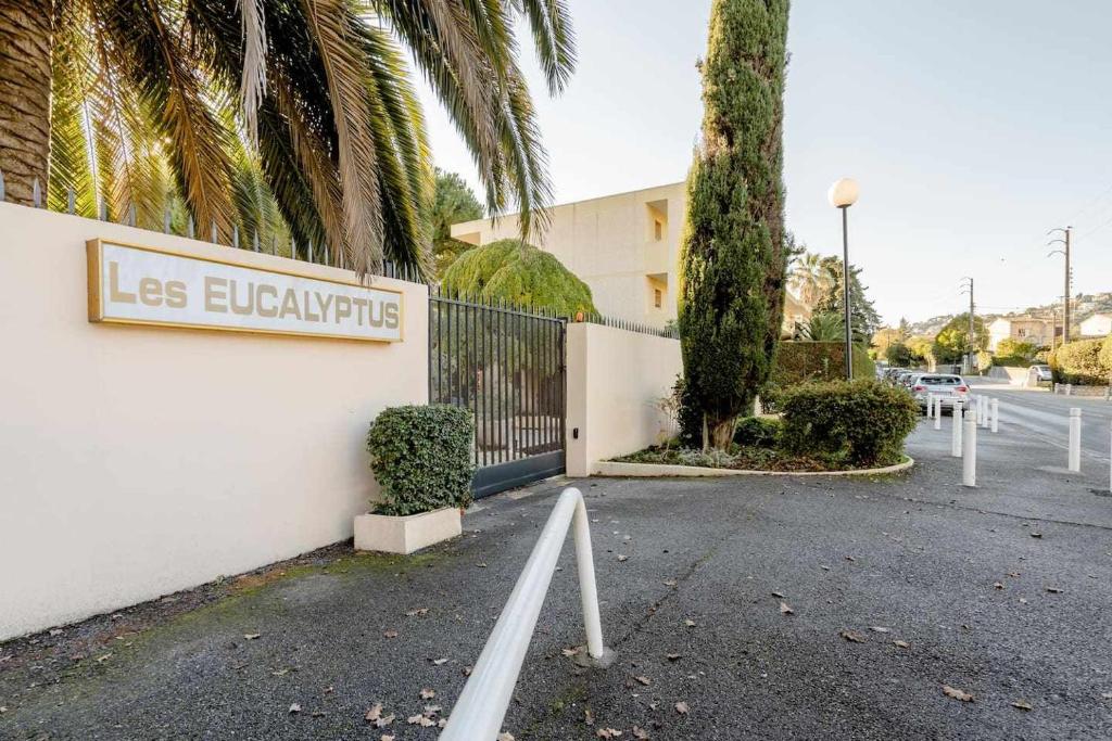 Spacious apartment at a 5 min walk from the beach appartement pied des pistes 7