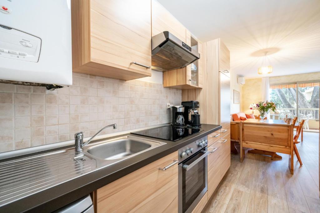 Spacious apartment at a 5 min walk from the beach appartement pied des pistes 8