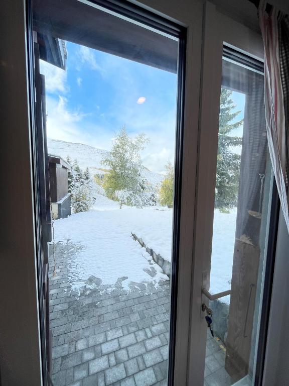 Studio 2 Alpes 1800 pied des pistes appartement pied des pistes 1