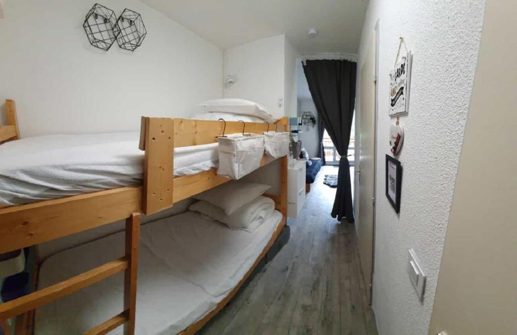 Studio 2 alpes pied piste petite aiguille menage inclus balcon parking appartement pied des pistes 1