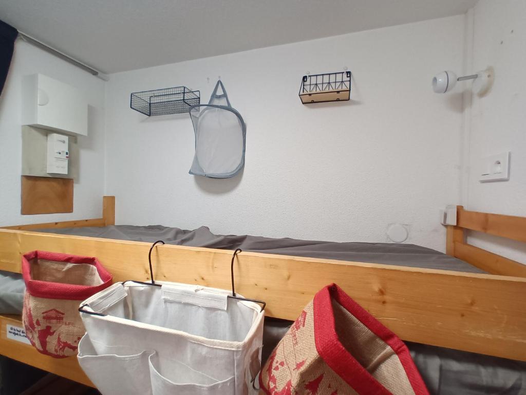 Studio 2 alpes pied piste petite aiguille menage inclus balcon parking appartement pied des pistes 10