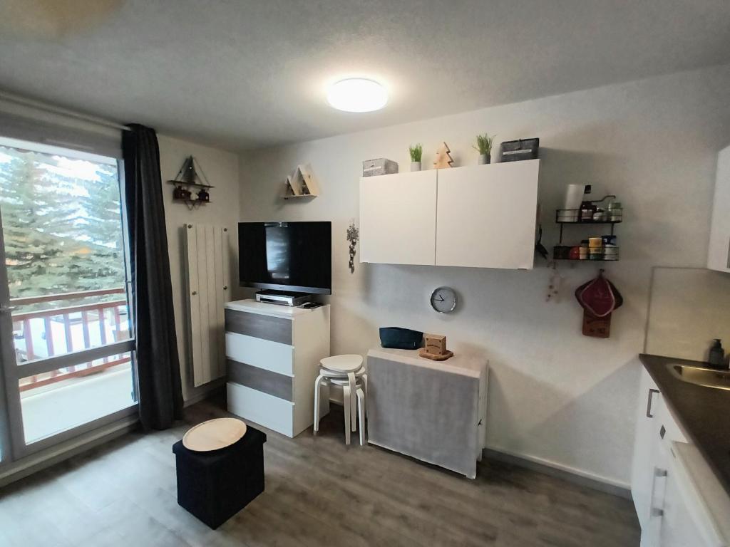 Studio 2 alpes pied piste petite aiguille menage inclus balcon parking appartement pied des pistes 15