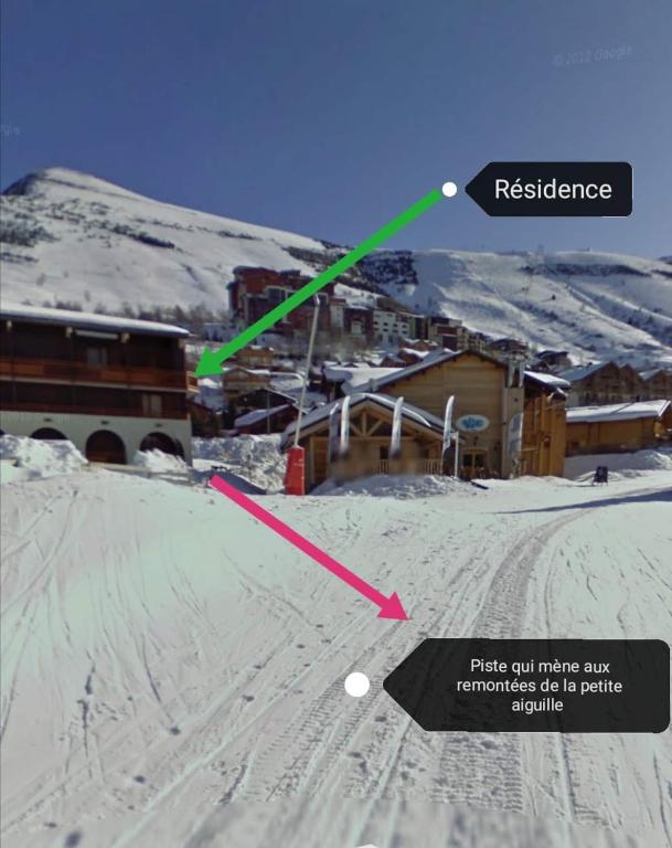 Studio 2 alpes pied piste petite aiguille menage inclus balcon parking appartement pied des pistes 18