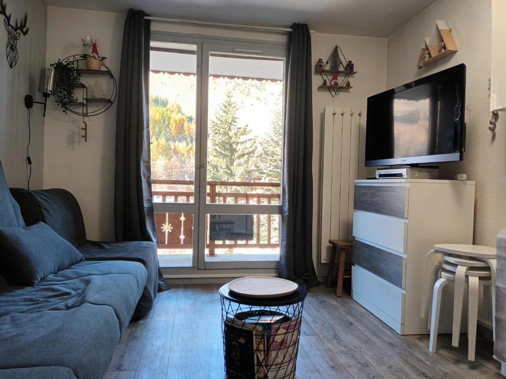 Studio 2 alpes pied piste petite aiguille menage inclus balcon parking appartement pied des pistes 4