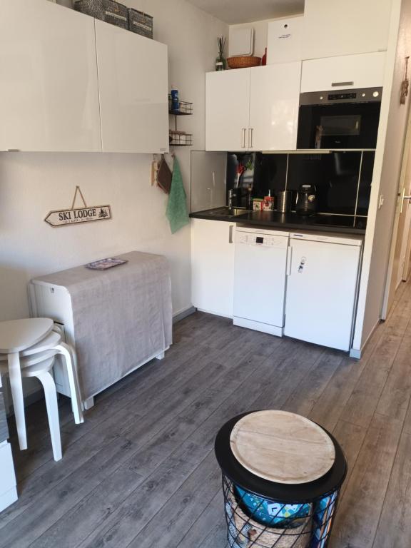 Studio 2 alpes pied piste petite aiguille menage inclus balcon parking appartement pied des pistes 8