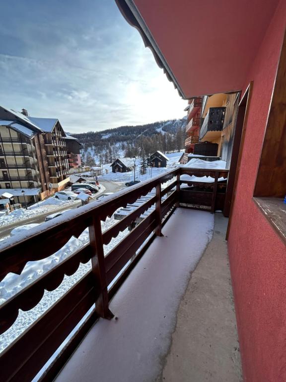 Studio 4 a 5 personnes Les balcons de Sirius RISOUL appartement pied des pistes 9