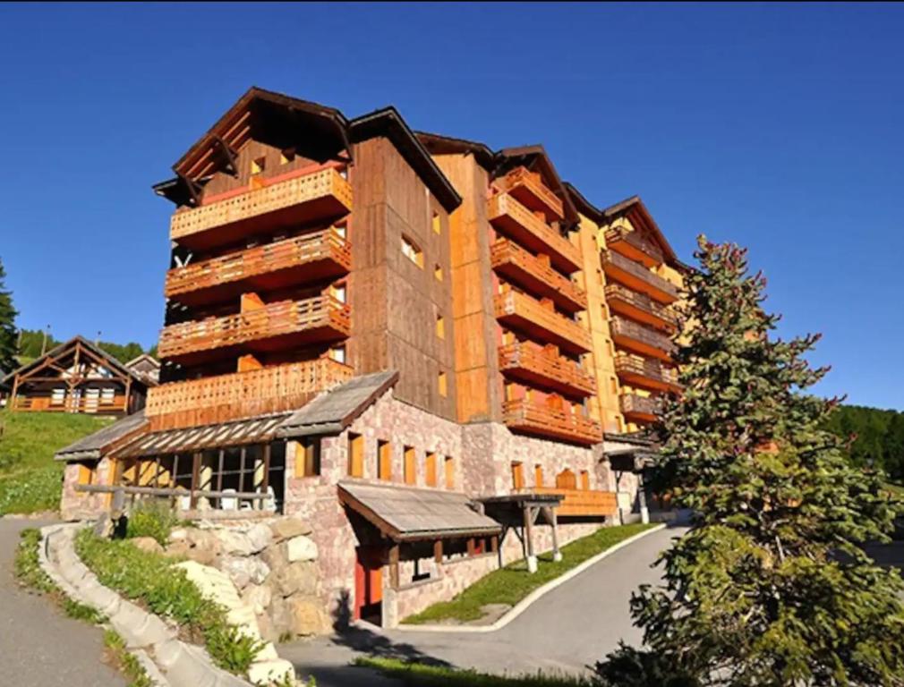 Studio 4 a 5 personnes Les balcons de Sirius RISOUL appartement pied des pistes