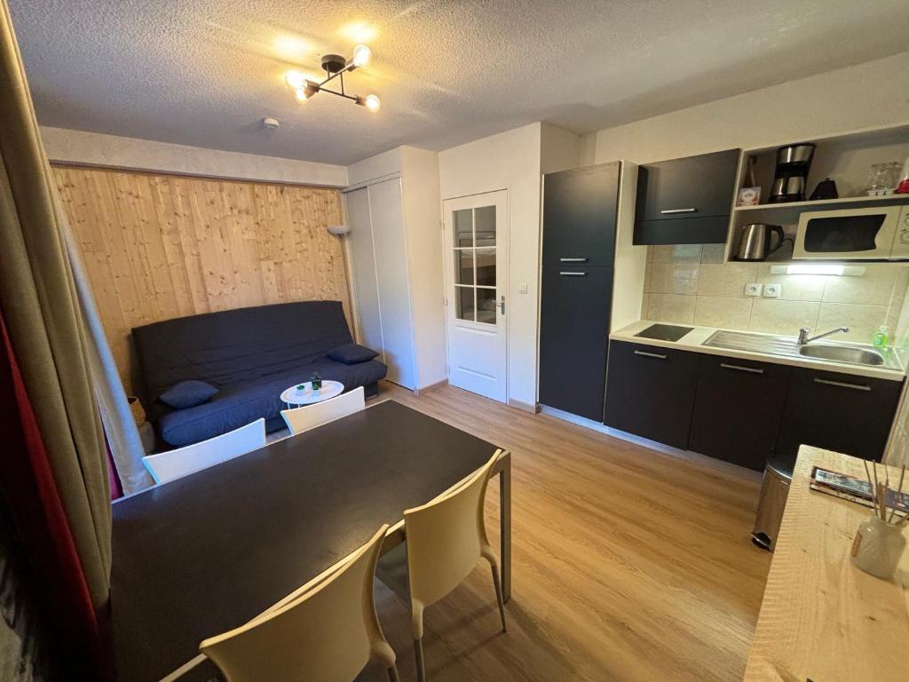 Studio 4 pers. Les Orres 1800 appartement pied des pistes 1