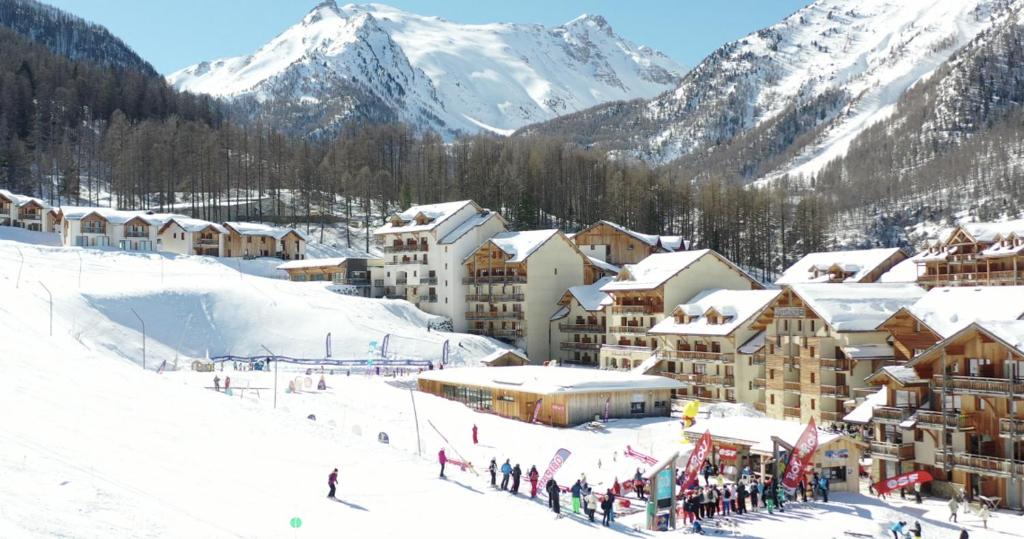 Studio 4 pers. Les Orres 1800 appartement pied des pistes 10