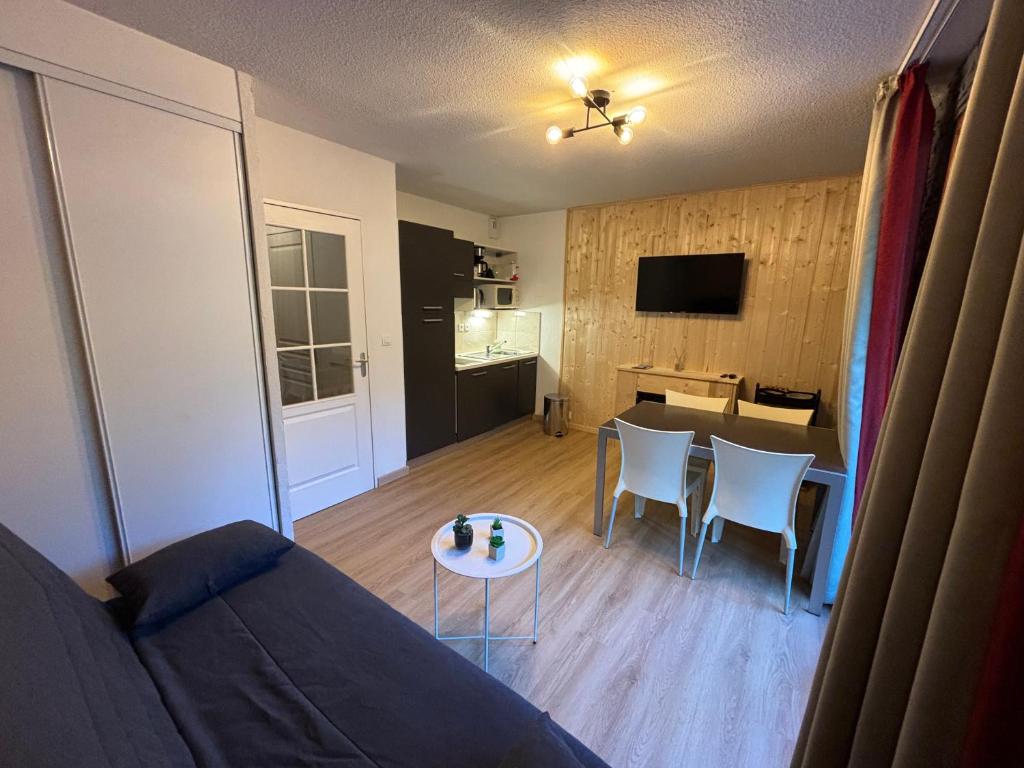 Studio 4 pers. Les Orres 1800 appartement pied des pistes 3