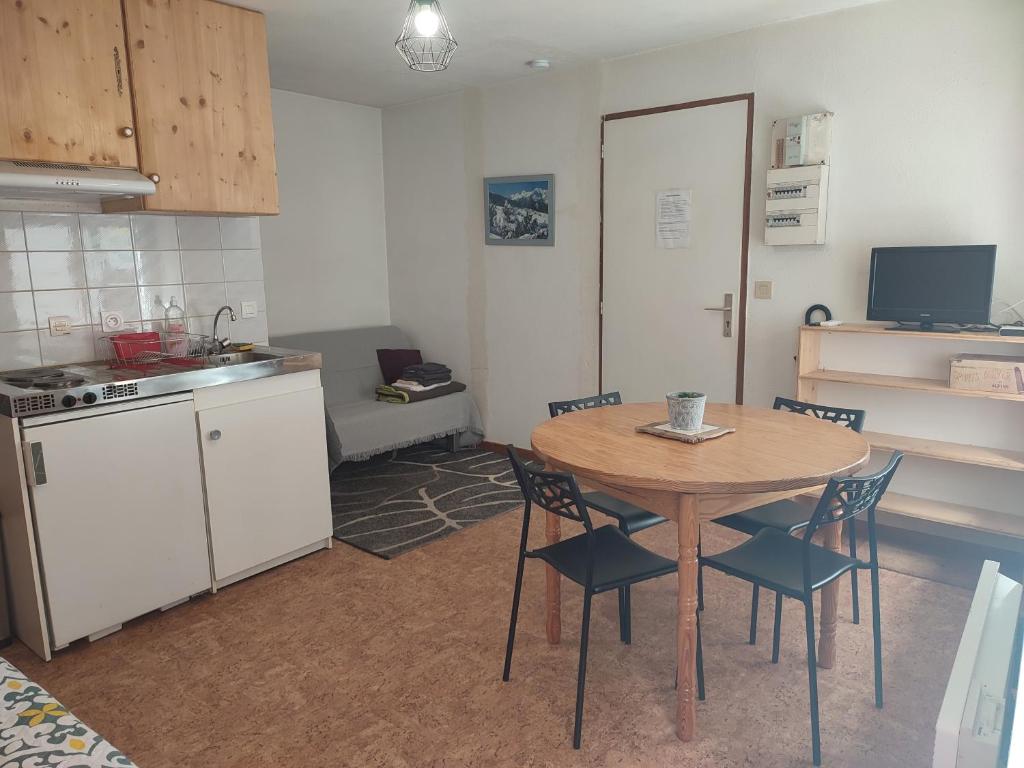Studio 4 personnes parking prive appartement pied des pistes 8