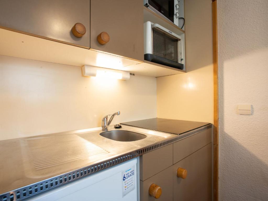 Studio Arcelle 216 by Interhome appartement pied des pistes 6