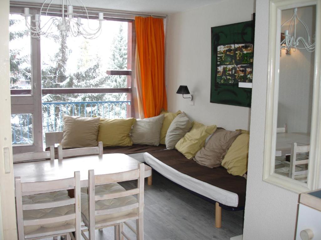 Studio Belles Challes appartement pied des pistes 8