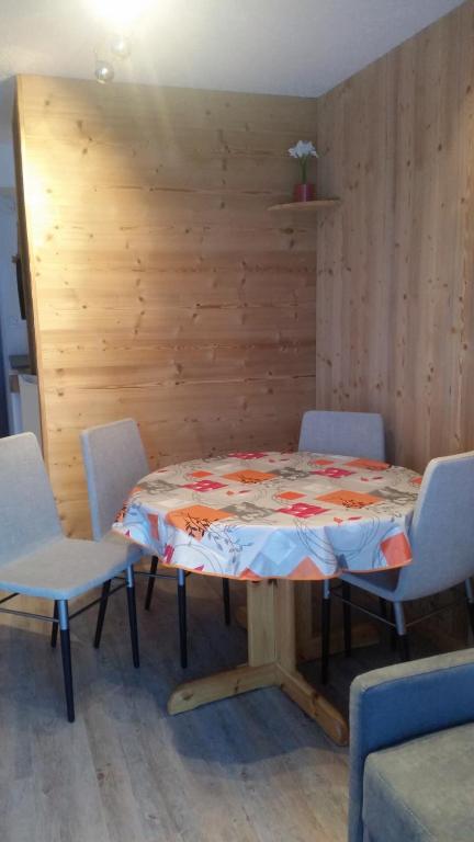 Studio COTE BRUNE 2 ALPES hotel pied des pistes 3