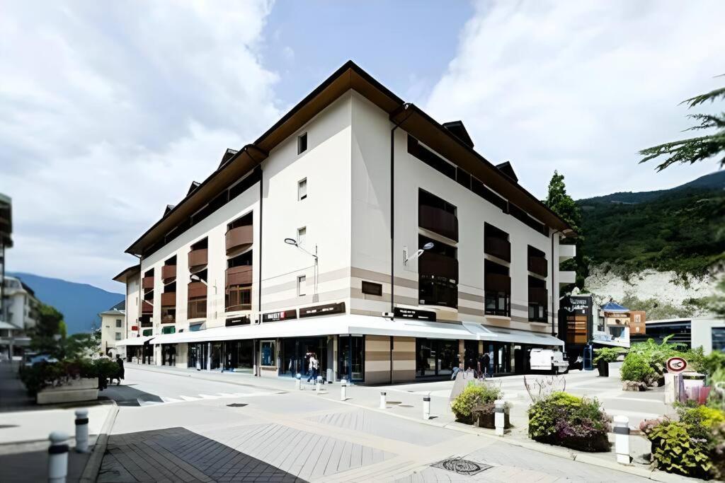 Studio Grand Chalet hyper centre appartement pied des pistes
