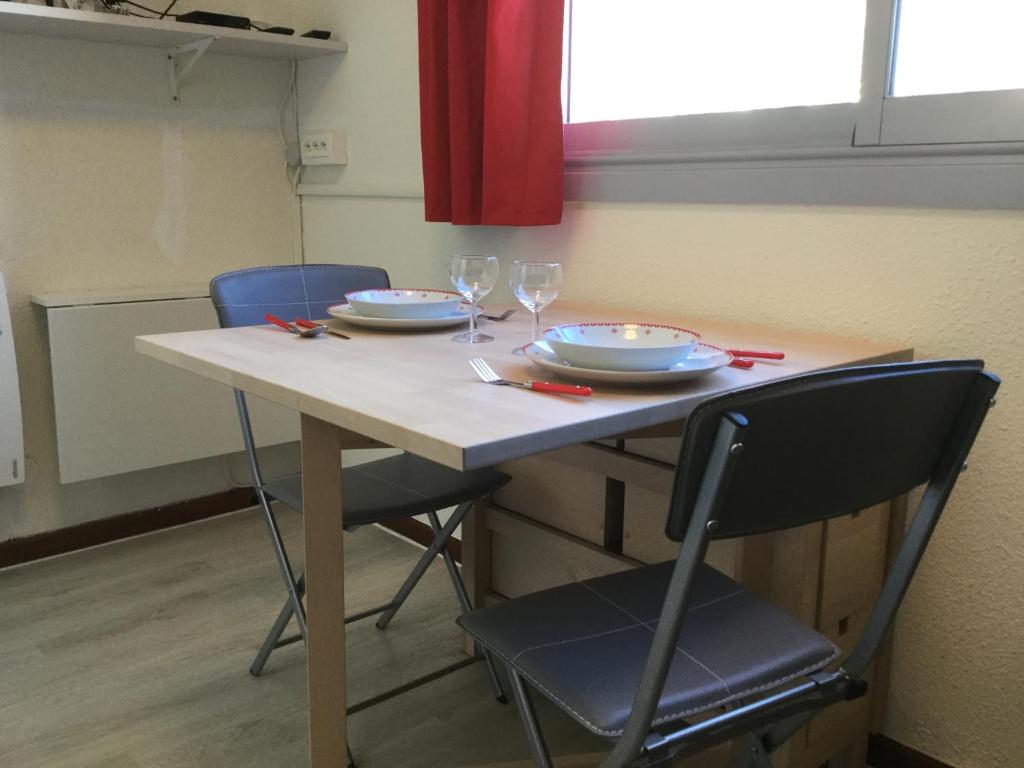 Studio Kandahar Les 2 Alpes appartement pied des pistes 13