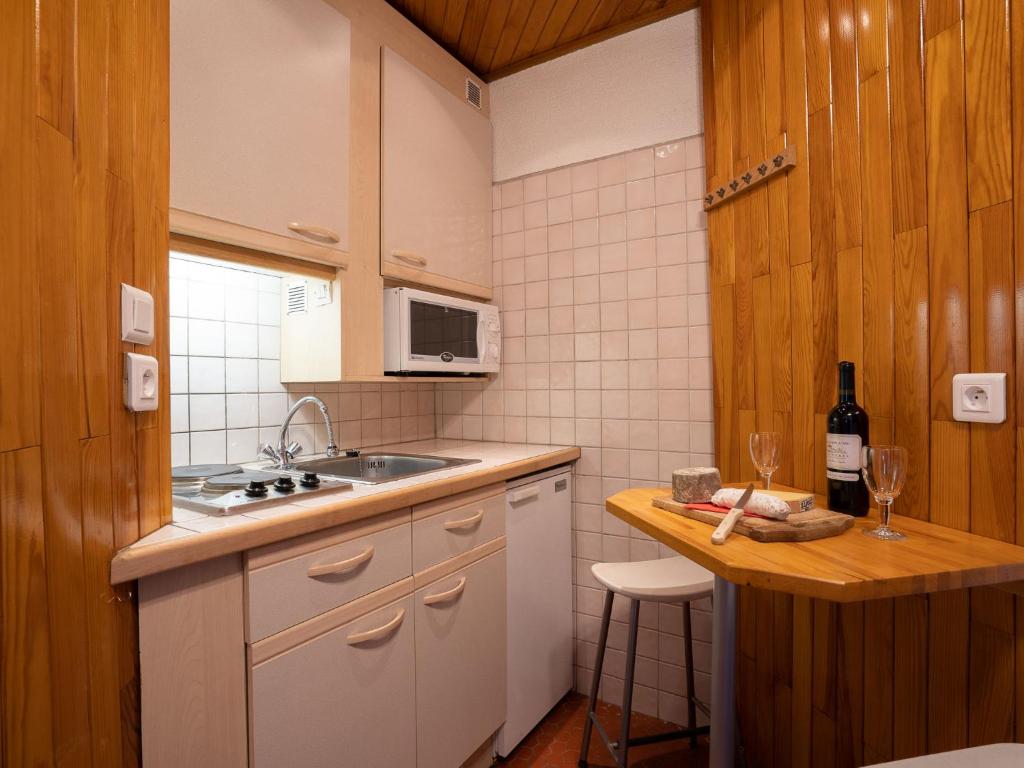 Studio Le Curling B Val Claret 36 by Interhome appartement pied des pistes 3
