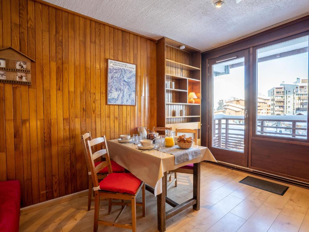 Studio Le Curling B Val Claret 36 by Interhome appartement pied des pistes 6