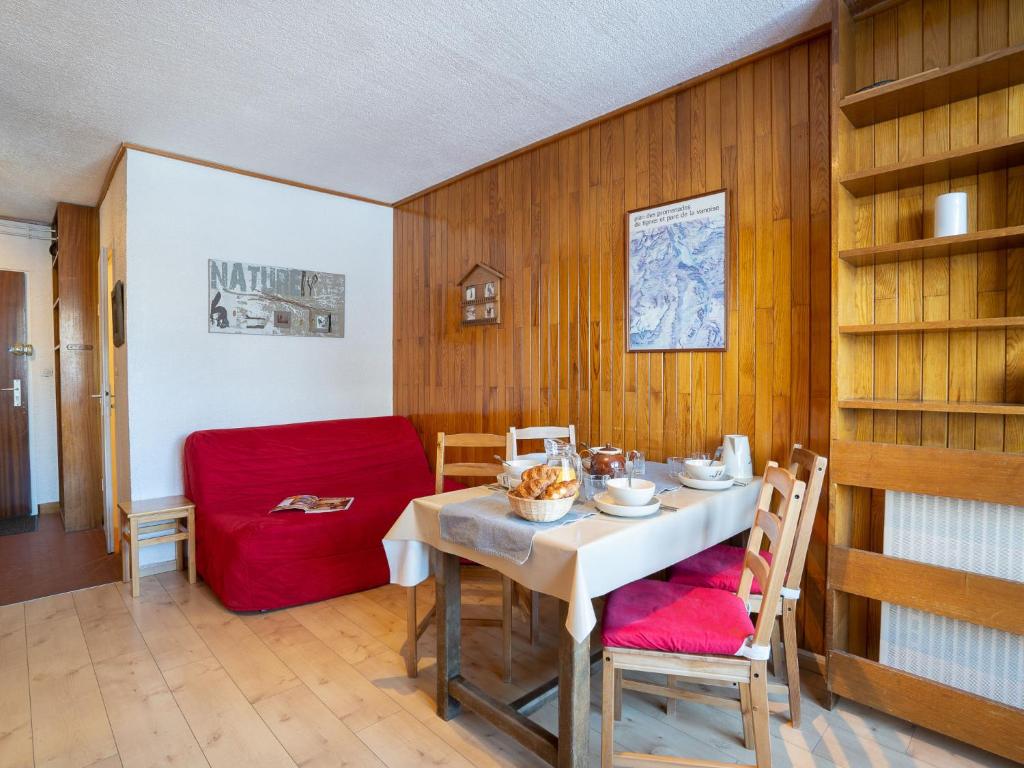 Studio Le Curling B Val Claret 36 by Interhome appartement pied des pistes 7