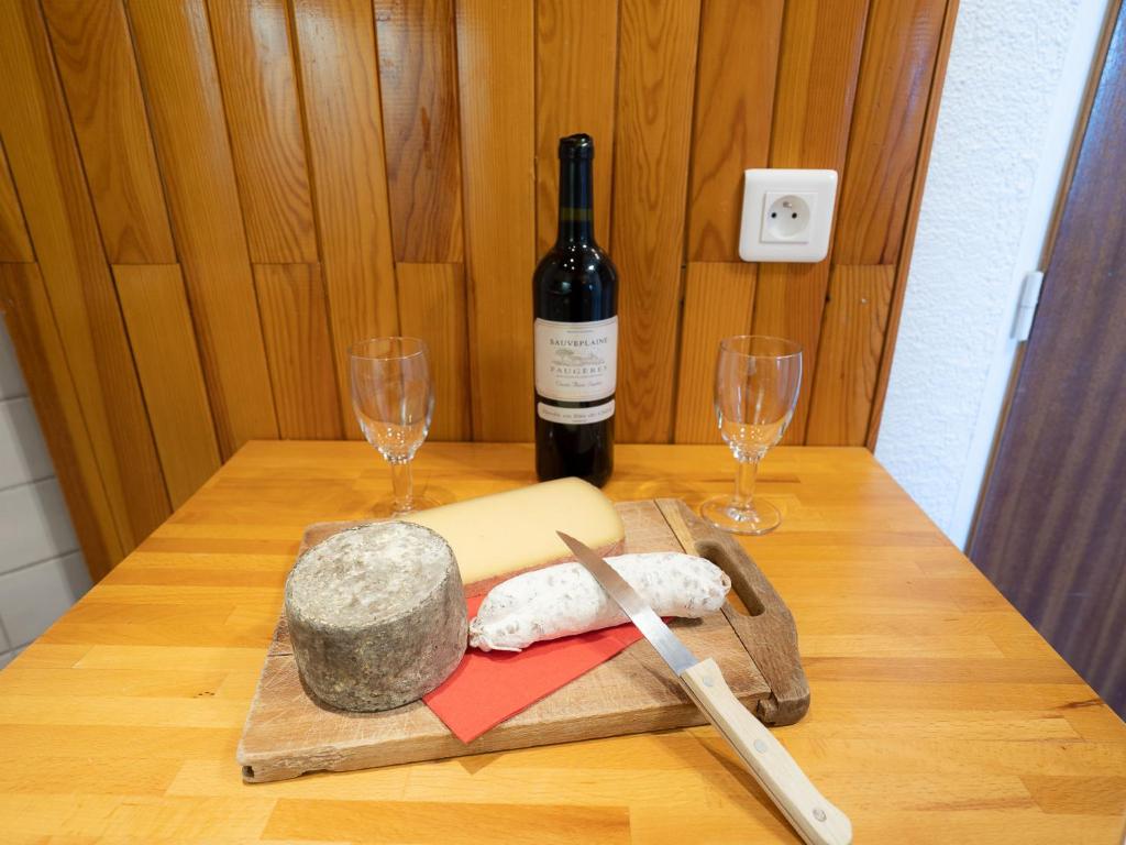 Studio Le Curling B Val Claret 36 by Interhome appartement pied des pistes 9