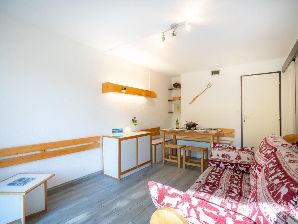 Studio Lunik Orion 28 by Interhome appartement pied des pistes 7