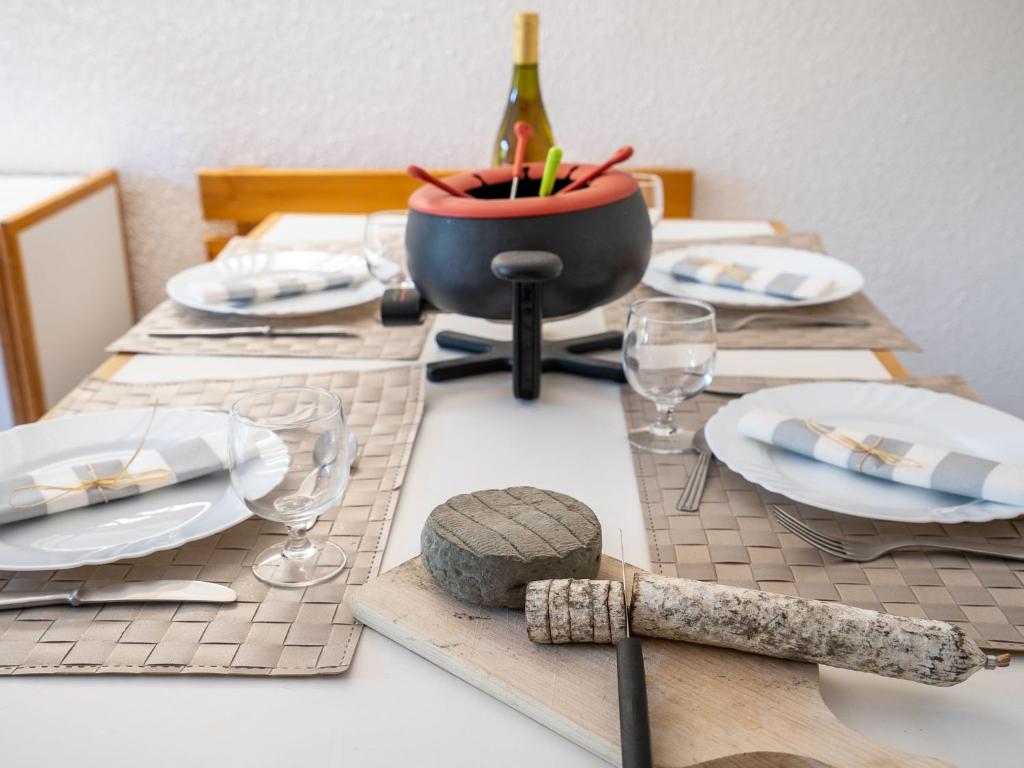 Studio Lunik Orion 28 by Interhome appartement pied des pistes 8
