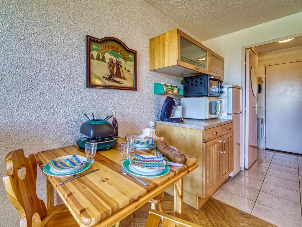Studio Lunik Orion 49 by Interhome appartement pied des pistes 10